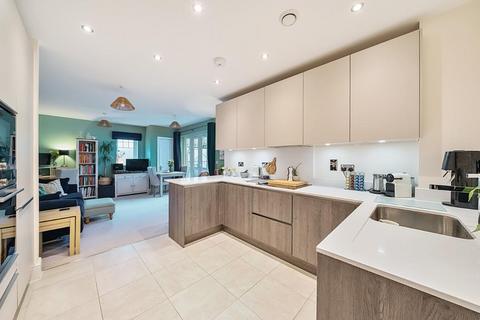 1 bedroom flat for sale, Foxley Lane, Verdun Heights, Purley, Surrey, CR8 3ER