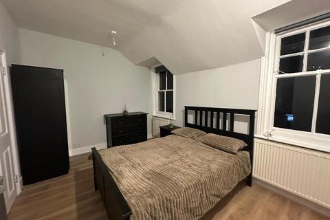 1 bedroom in a flat share to rent, Cavendish Avenue, Eastbourne, East Sussex, BN22 8EN