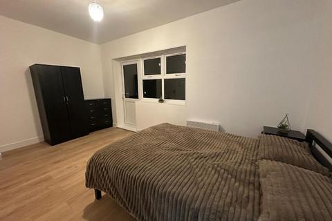 1 bedroom in a flat share to rent, Cavendish Avenue, Eastbourne, East Sussex, BN22 8EN