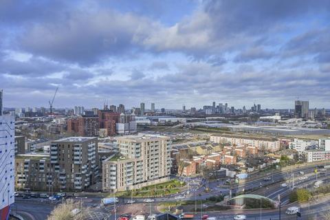 1 bedroom flat for sale, Avalon Point, Docklands, London, E14