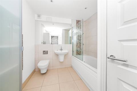 1 Rossiter Close, London, SE19 3BB