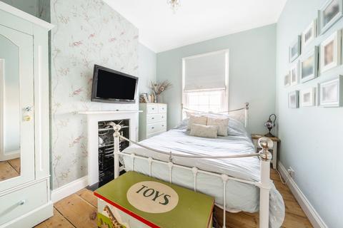 14 Dedworth Road, Windsor, SL4 5AY