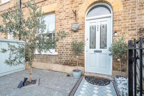 14 Dedworth Road, Windsor, SL4 5AY