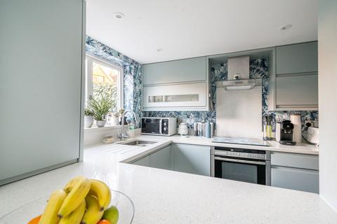 14 Dedworth Road, Windsor, SL4 5AY