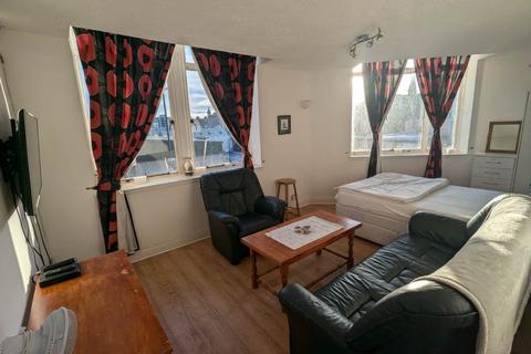 2 bedroom flat to rent, Flat 4, Magnum House, 138 Seagate,