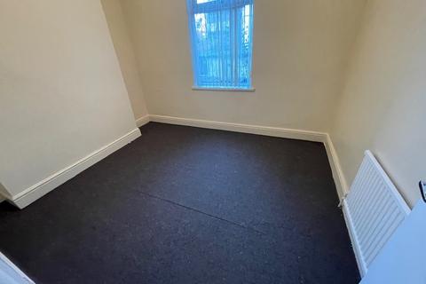 4 bedroom terraced house to rent, Manchester M19