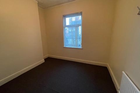 4 bedroom terraced house to rent, Manchester M19