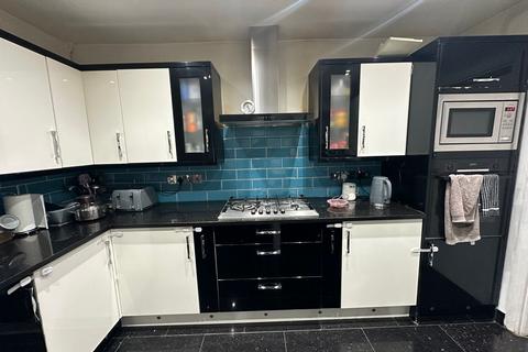 3 bedroom semi-detached house to rent, London E6