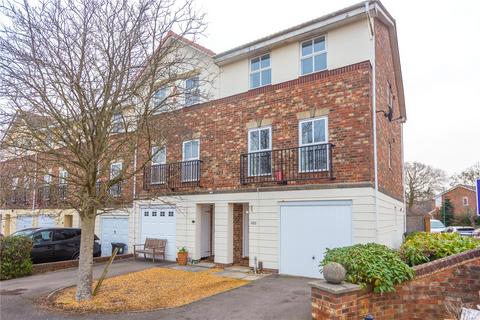 4 bedroom end of terrace house to rent, Salmons Way, Bristol BS16