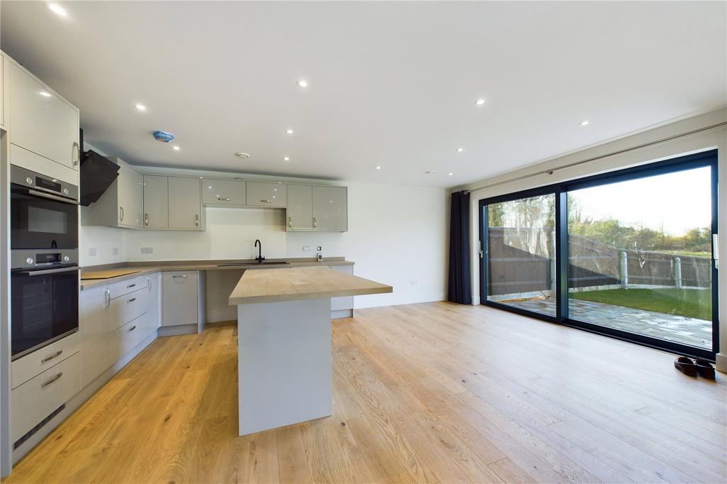 Kitchen/Dining Area