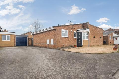 2 bedroom bungalow for sale, Hurst Park Road, Reading RG10