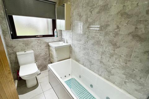 2 bedroom bungalow for sale, Beacon Road, West Yorkshire BD6