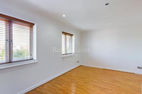 2 bedroom apartment to rent, Norfolk Close, Dartford DA1