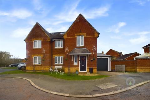 4 bedroom detached house for sale, Anjou Court, Northampton NN5