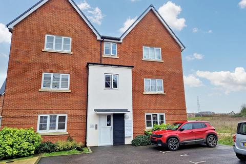 2 bedroom flat for sale, Quarry Close, Rochester