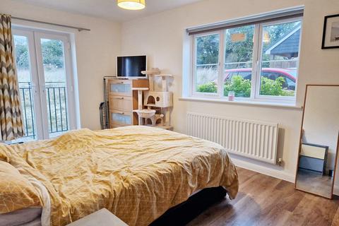 2 bedroom flat for sale, Quarry Close, Rochester