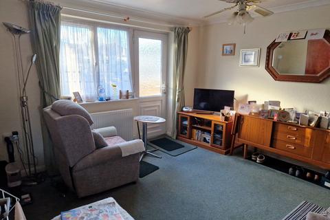 2 bedroom semi-detached bungalow for sale, Hybrid Close, Rochester