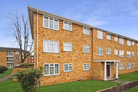 3 bedroom apartment for sale, Robin Way, STAINES-UPON-THAMES, TW18