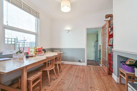 2 bedroom maisonette for sale, Squires Lane, Finchley, London, N3