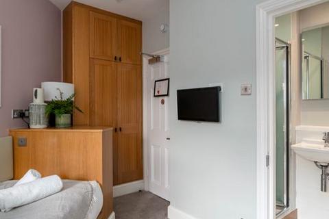 1 bedroom serviced apartment to rent, Doughty Street, London WC1N