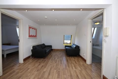 2 bedroom flat to rent, Mare Street, London,  E8