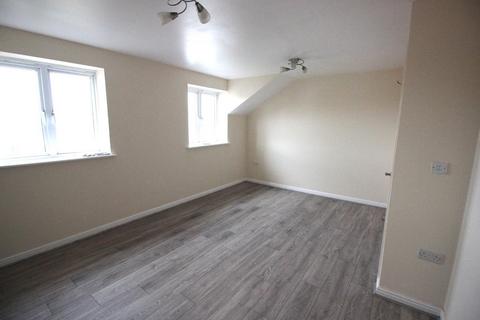 2 bedroom flat to rent, Hermitage Close, London