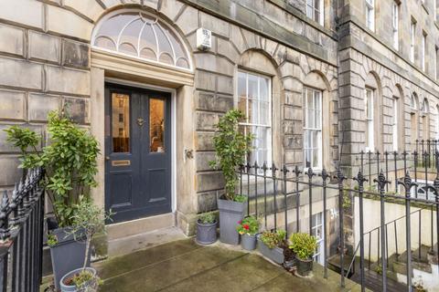 34 St. Patrick Square, Edinburgh, EH8 9EU