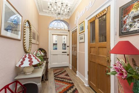 34 St. Patrick Square, Edinburgh, EH8 9EU