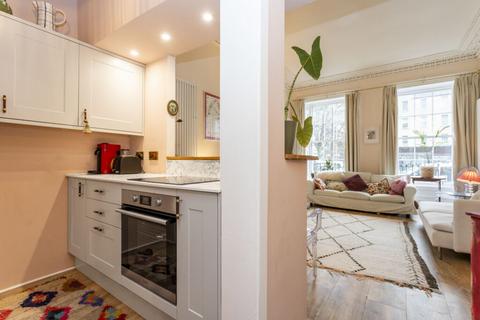 34 St. Patrick Square, Edinburgh, EH8 9EU