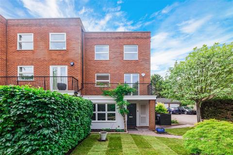 17 Southridge Place, London, SW20 8JQ