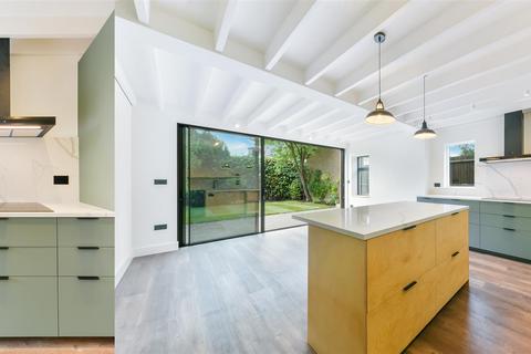 17 Southridge Place, London, SW20 8JQ