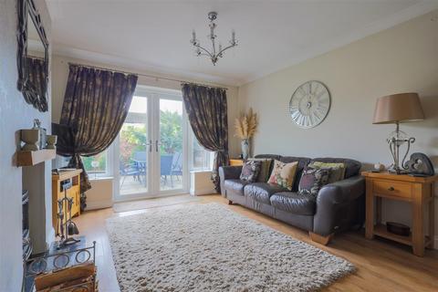 10 Croxden Close, Cheadle, Stoke-on-trent, ST10 1NL