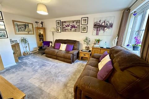 2 bedroom flat for sale, Kingfisher Close, Stalham NR12