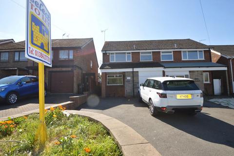 3 bedroom semi-detached house to rent, High Street, Pensnett