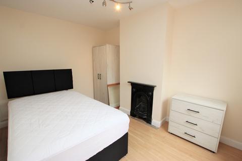 1 bedroom in a house share to rent, Tresham Street, Kettering, Northamptonshire, NN16