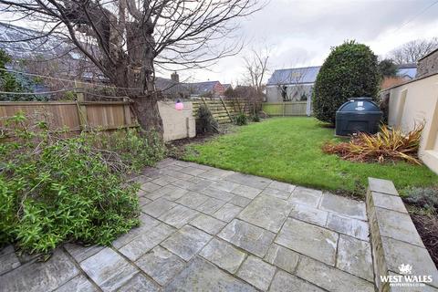undefined, Solva