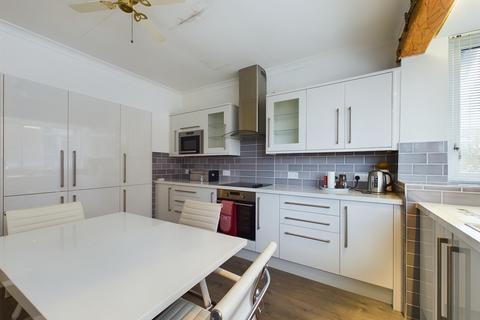 2 bedroom flat for sale, Clifton Drive, Lytham St. Annes, Lancashire, FY8