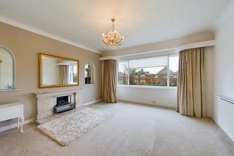 2 bedroom flat for sale, Clifton Drive, Lytham St. Annes, Lancashire, FY8