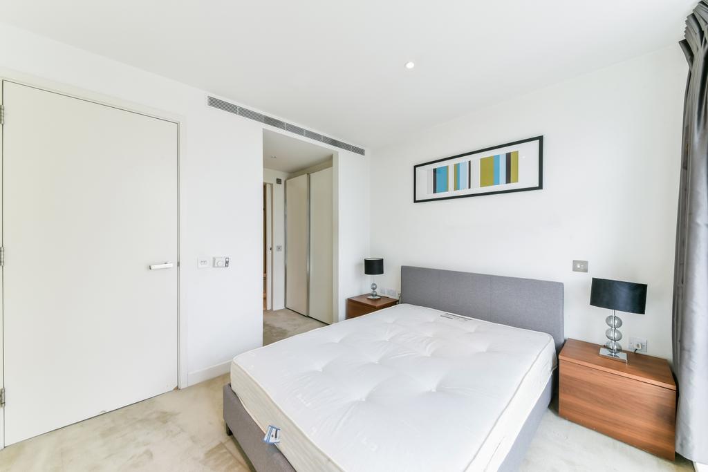 Apartment in London, St John's Estate, Isle of Dogs - View 4