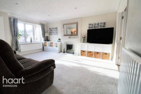 3 bedroom detached house for sale, Winchcombe Close, Swindon