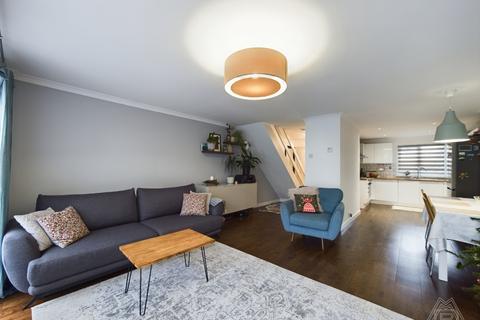 92 Verbena Close, South Ockendon, RM15 6ES