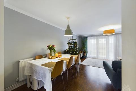 92 Verbena Close, South Ockendon, RM15 6ES