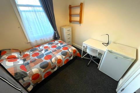 1 bedroom in a house share to rent, Raleigh Street, Nottingham NG7