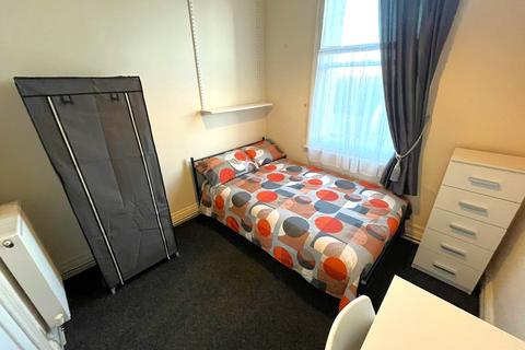 1 bedroom in a house share to rent, Raleigh Street, Nottingham NG7