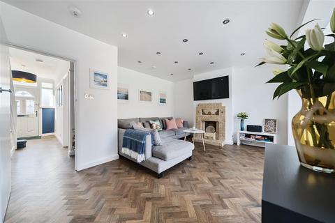 95 Camborne Road, Morden, SM4 4JN