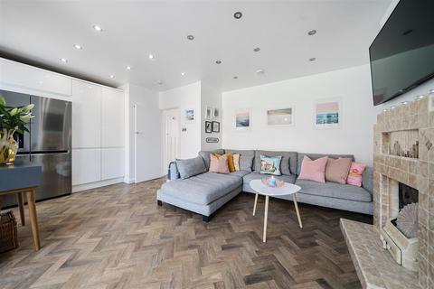 95 Camborne Road, Morden, SM4 4JN