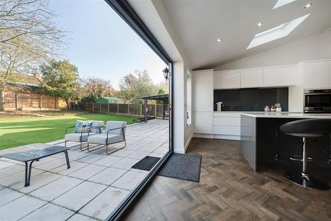 95 Camborne Road, Morden, SM4 4JN