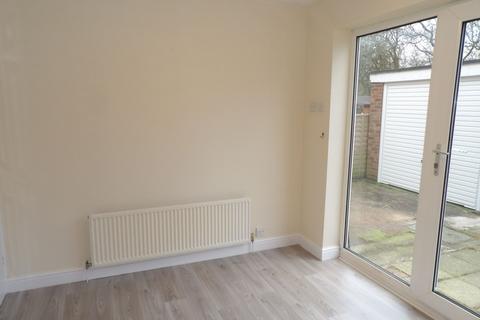 3 bedroom semi-detached house to rent, Grampian Way Doncaster Thorne