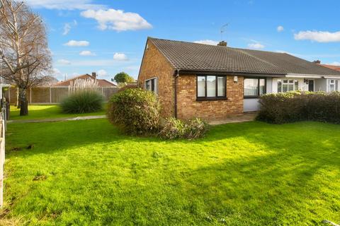 2 bedroom semi-detached bungalow for sale, Canvey Island SS8