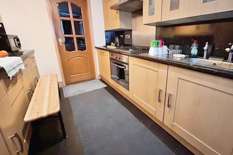 3 bedroom terraced house to rent, Ellanby Close, Manchester, Greater Manchester, M14